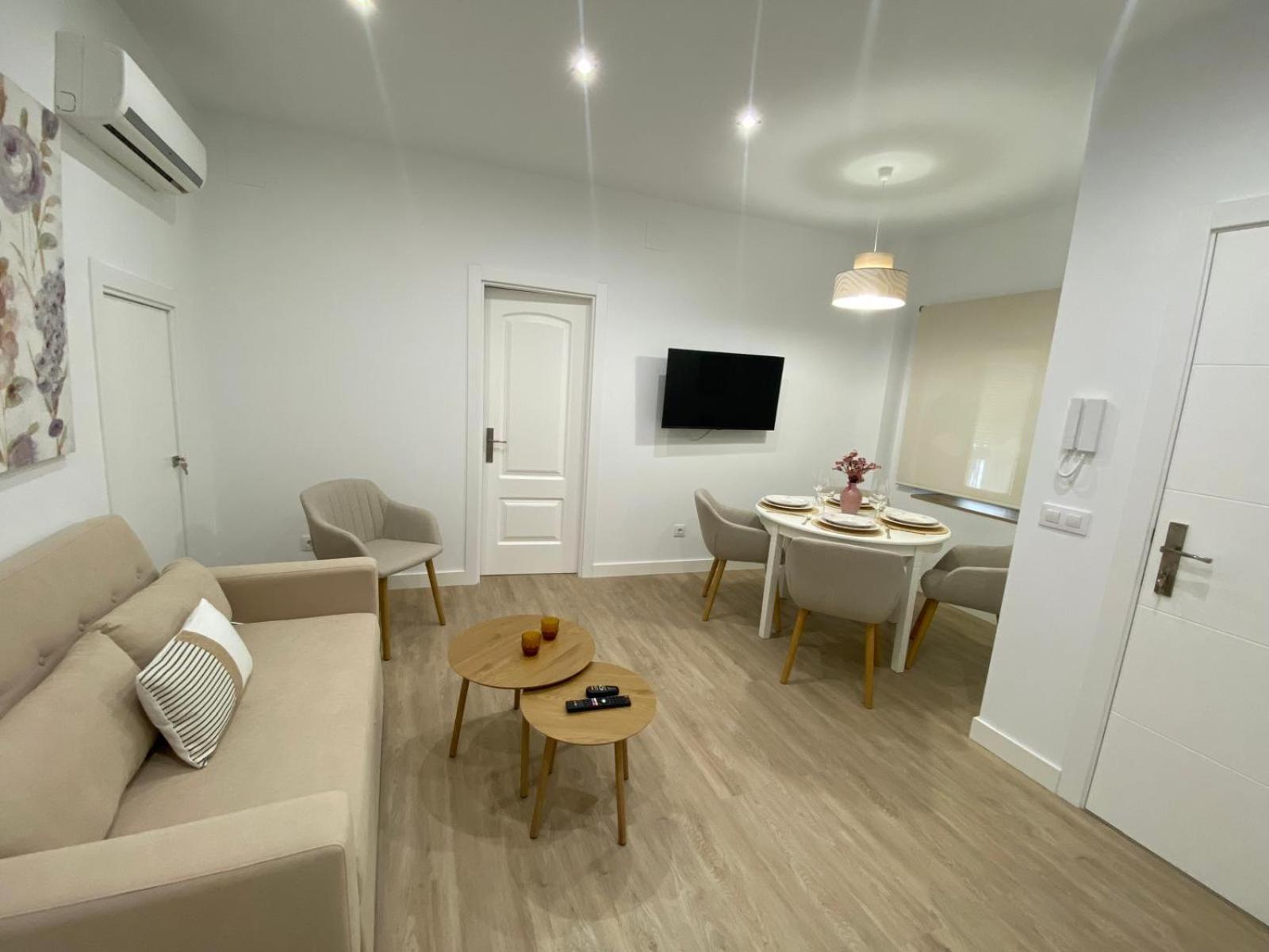 Apartamentos San Miguel Jerez De Los Caballeros Eksteriør billede