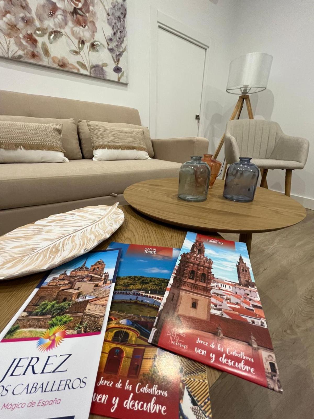 Apartamentos San Miguel Jerez De Los Caballeros Eksteriør billede